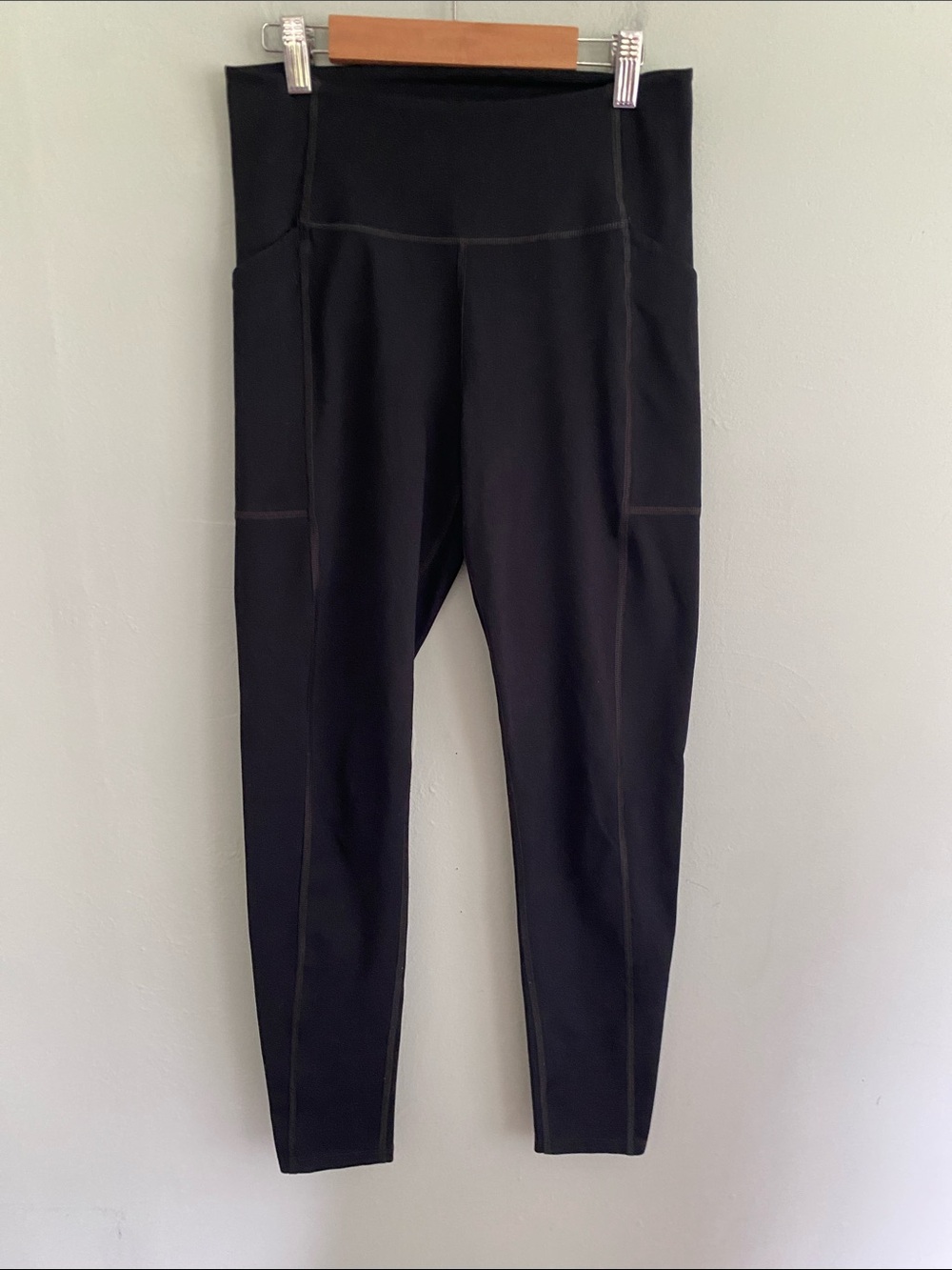 Girlfriend Collective Black High-Waisted Leggings with pockets Size Medium